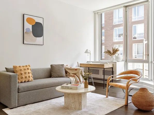 212 N 9th St APT 3C, Brooklyn, NY 11211