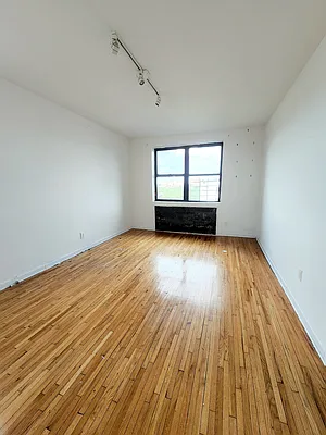 Rented by R New York | media 30