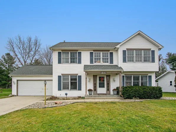 51900 Courtland Dr E, South Bend, IN 46637