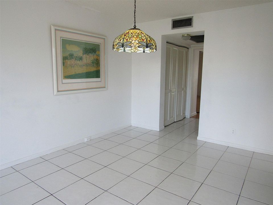 1st image of 3046 Cambridge C #3046