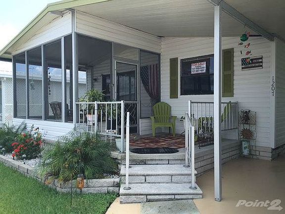 Front of house - lanai entrance