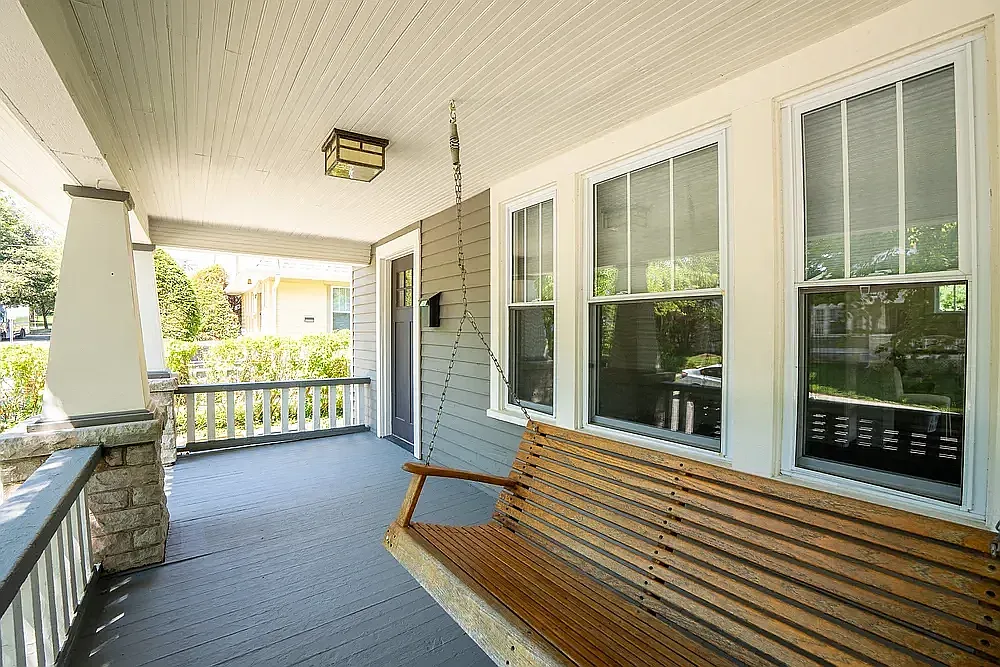 4 bed, 1.5 bath, 2300 sqft, $5,200 — Photo 3