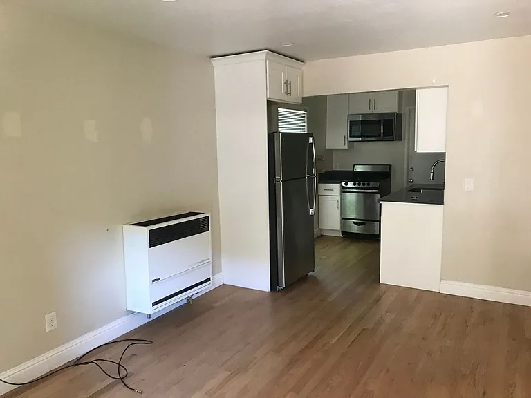 968-990 Addison St #2100-2108 — Photo 7