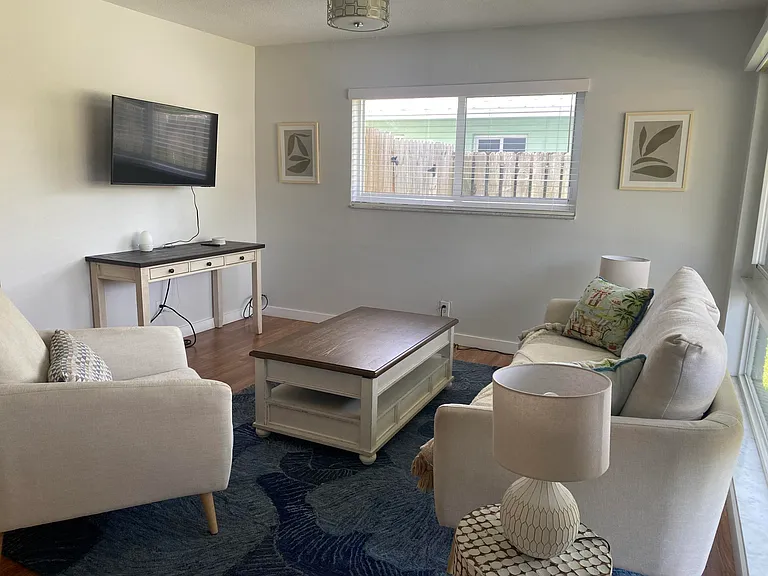 441 SE 1st Ave #2 — Photo 6