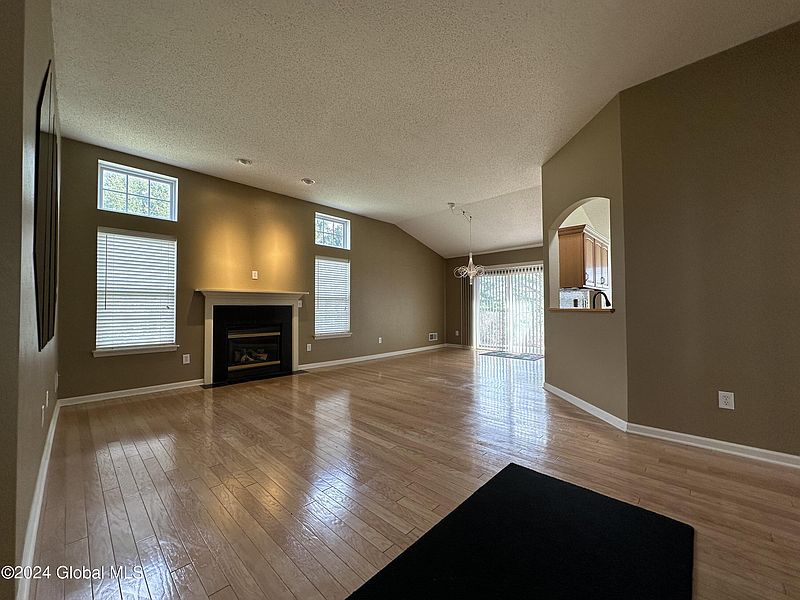 3rd image of 12 Mayfield Court