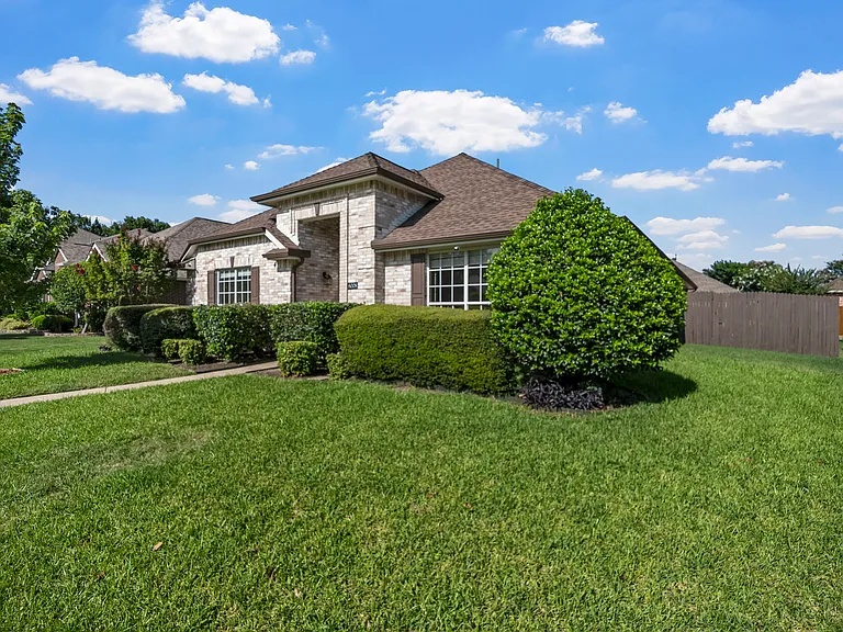 6008 Tupelo Ln — Photo 2