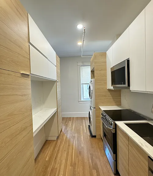 1024 Commonwealth Ave #206 — Photo 1