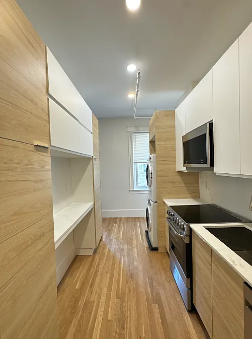1024 Commonwealth Ave #206