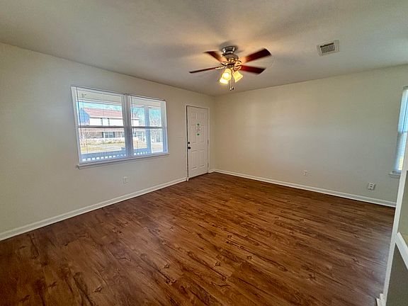3rd image of 313 Lake Ave