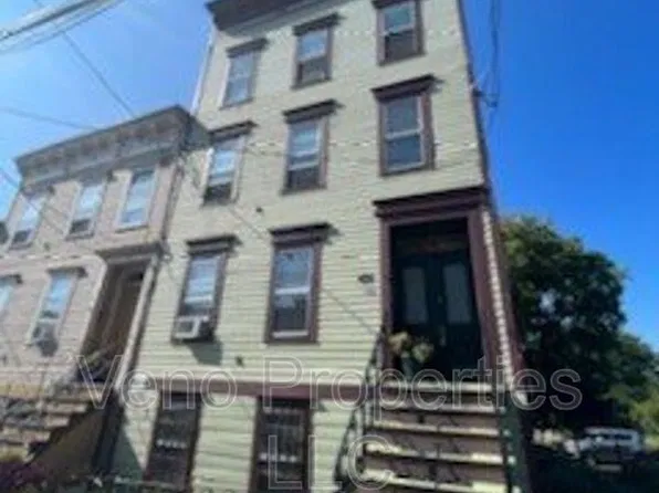 72 Park Ave Basement 4, Albany, NY 12202