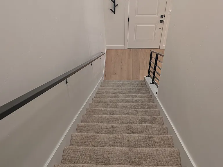 695 W Claystone Dr — Photo 10