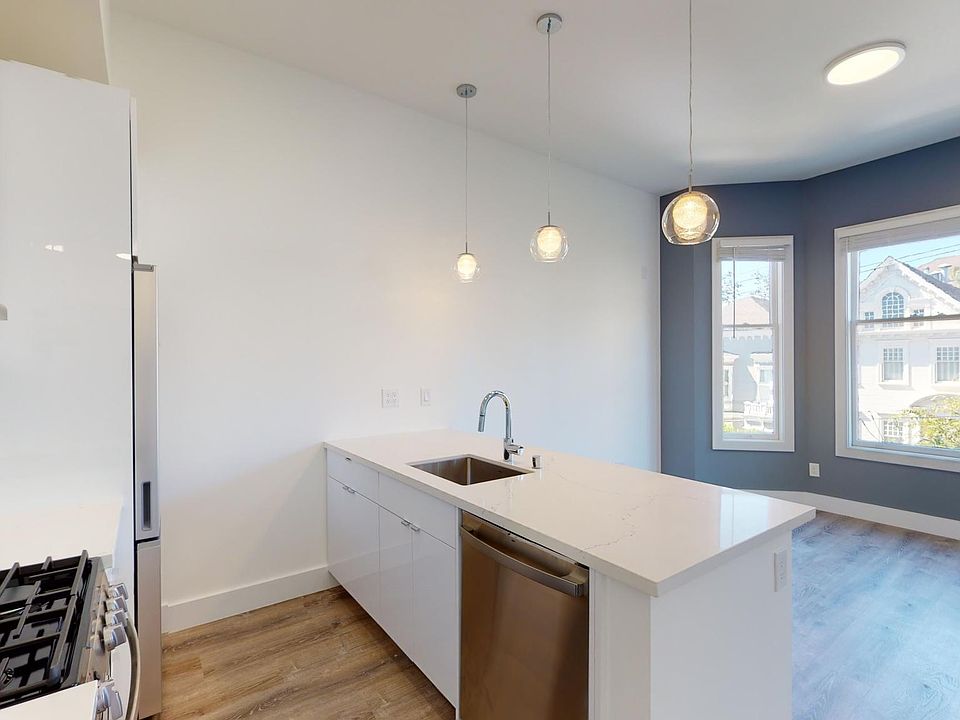 1st image of 3099 Washington St #16