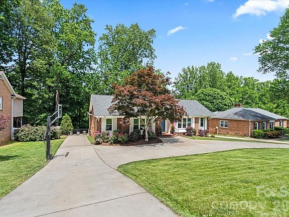 5th image of 3741 Riverbend Rd