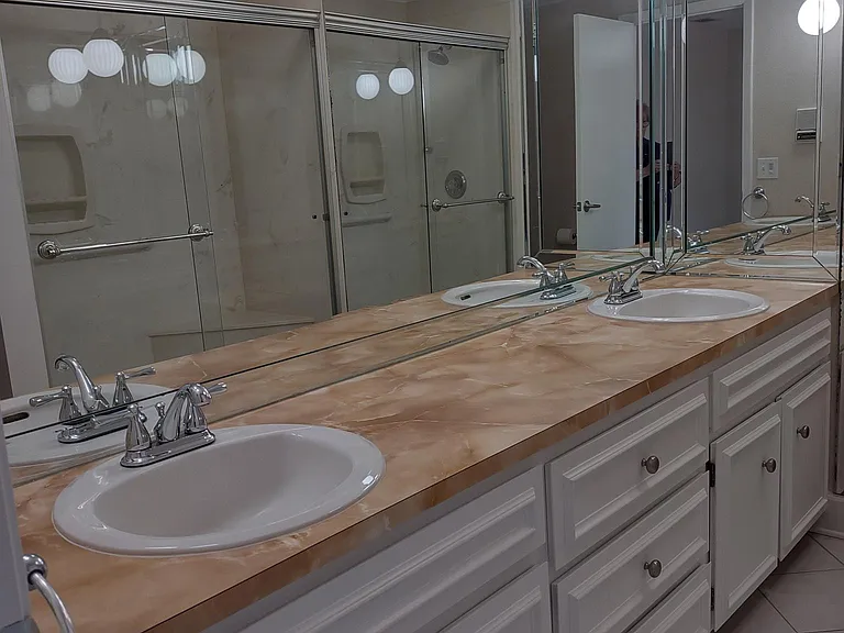 13 Village Green Cir — Photo 27