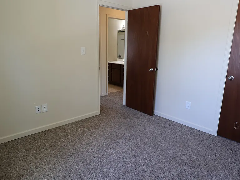 1427 Sycamore St #1 — Photo 36