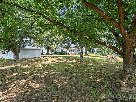 4th image of 1448 Tomberlin Rd