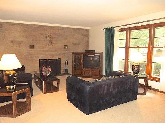 4th image of 1528 N 118th St