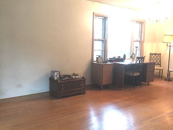 5th image of 9912 S Kenton Ave
