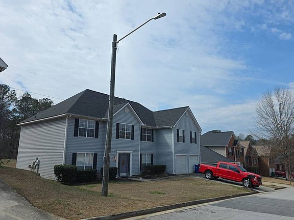 3rd image of 1102 Carriage Trace Cir