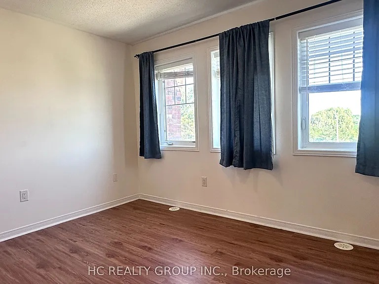 5257 Major Mackenzie Dr E — Photo 13