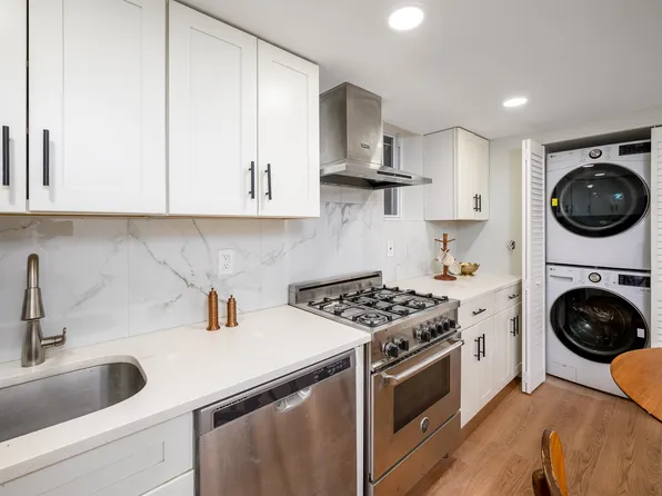 70 Bowers Street image 8 of 35