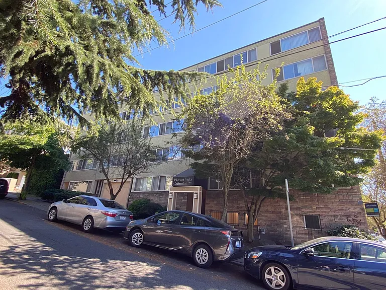 Mercer Vista Apartments — Photo 14
