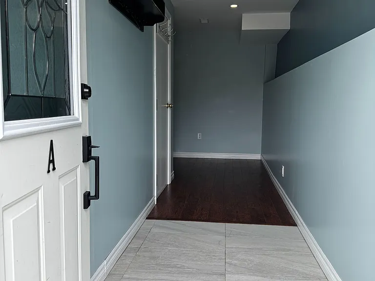 34 Engel Cres #A — Photo 2