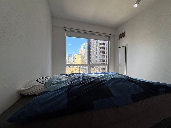 5th image of 350 W 42nd St APT 21D
