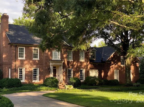 641 Museum Dr, Charlotte, NC 28207