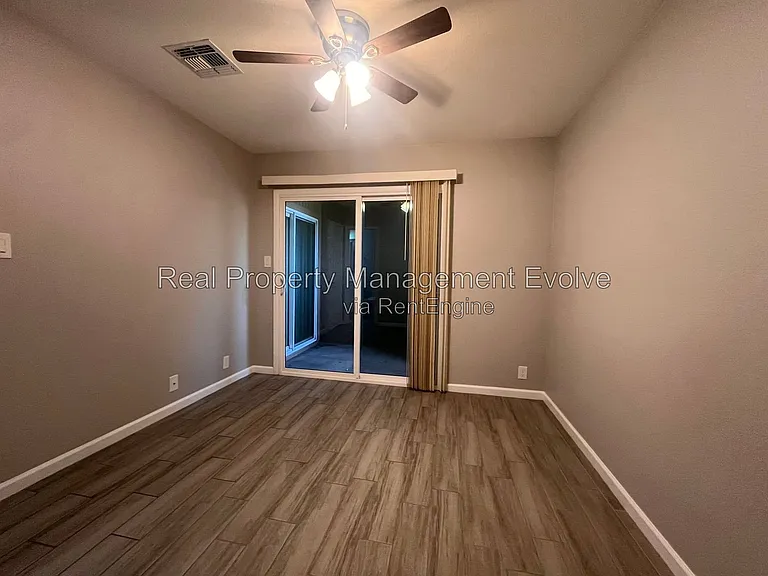 408 W Blackhawk Dr #1 — Photo 25