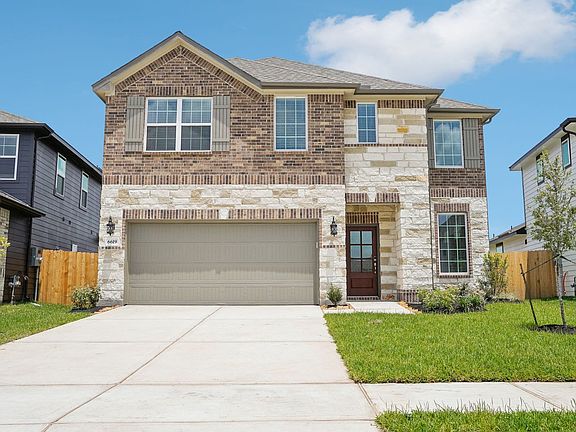 The Texoma floorplan in Glendale Lakes of Rosharon, TX.