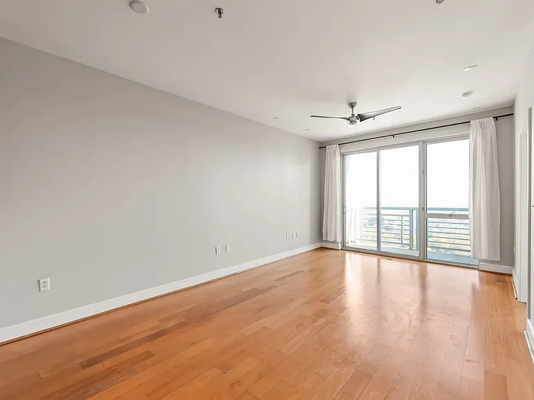 333 W Trade St #2502 — Photo 15