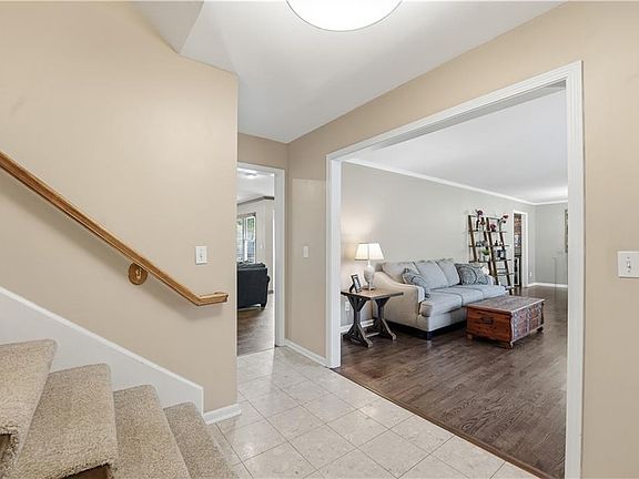 5th image of 5475 W 85th Ter