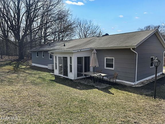 5th image of 131 Ivory Ln