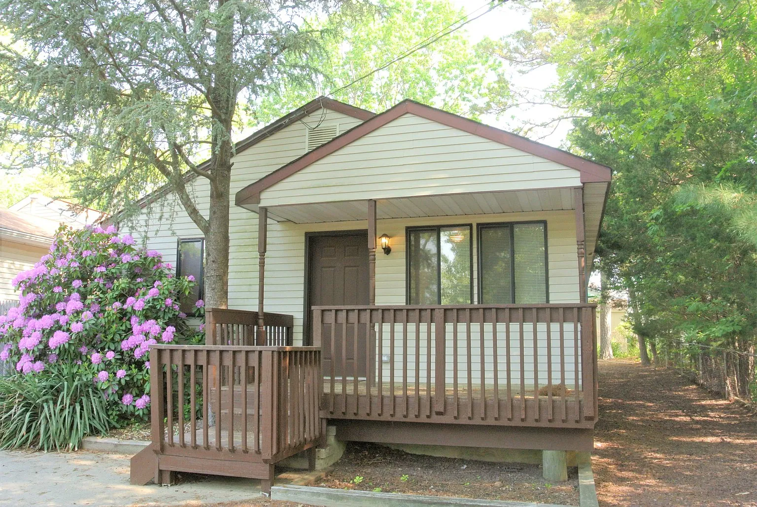 407 Anthony Ave photo 1