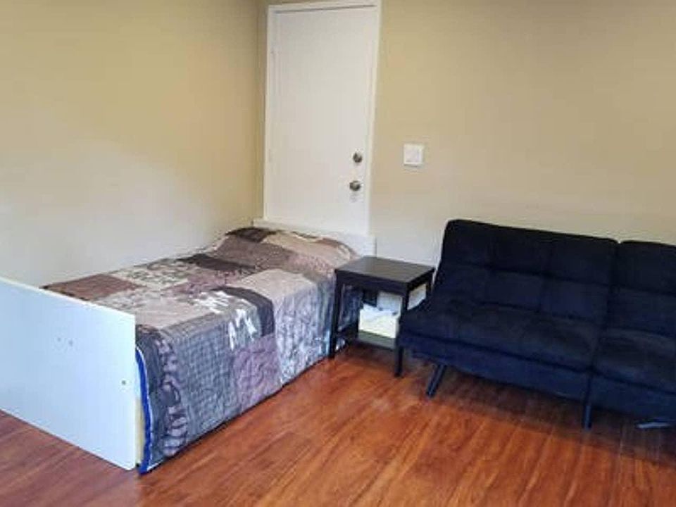 1st image of 812 Moraga Dr #1