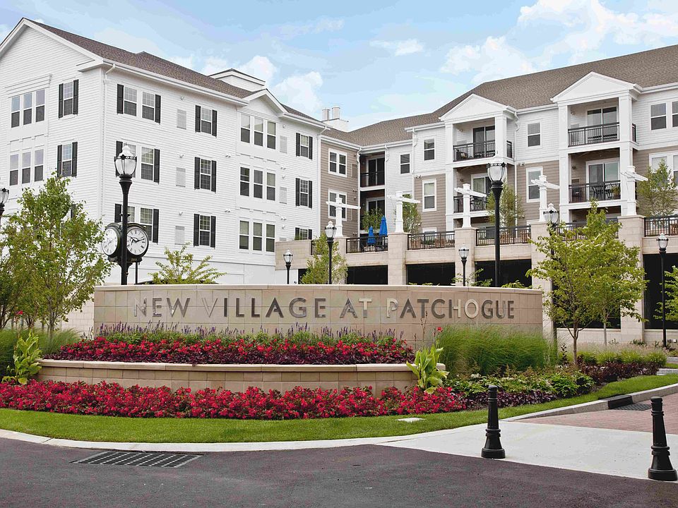 1st image of 1 Village Grn #1048990