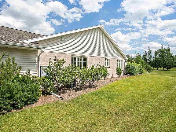 2nd image of 1691 Twin Lakes Cir