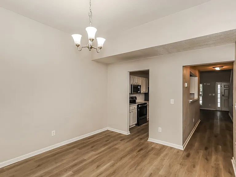 4423 Ravenwood Dr — Photo 7