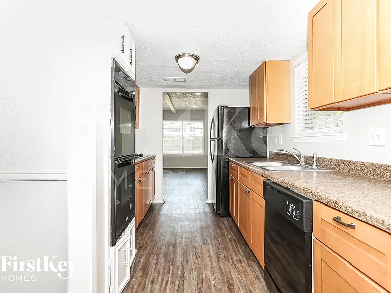 22519 Rockgate Dr — Photo 7