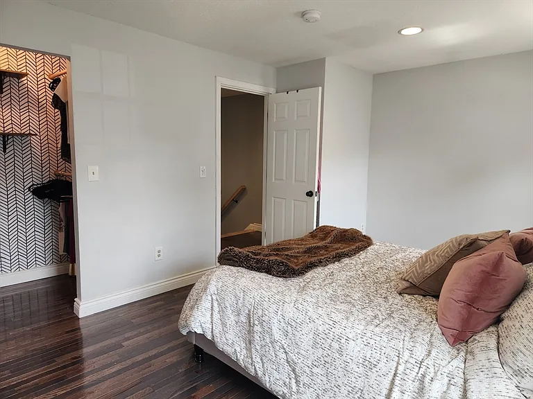 129 Lowell St #4 — Photo 19
