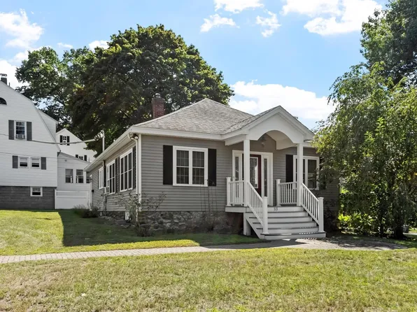 713 E Merrimack St, Lowell, MA 01852