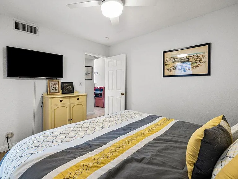 235 Santa Barbara Cir — Photo 34