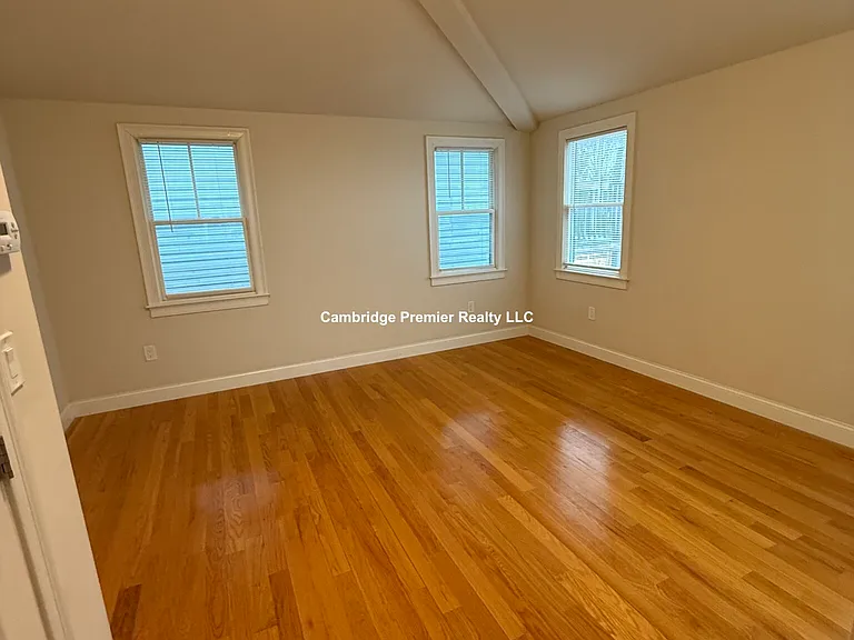 461 Somerville Ave — Photo 12