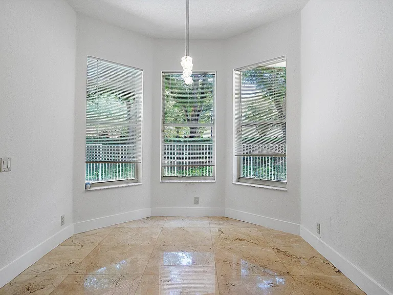 2013 Harbor View Cir — Photo 15