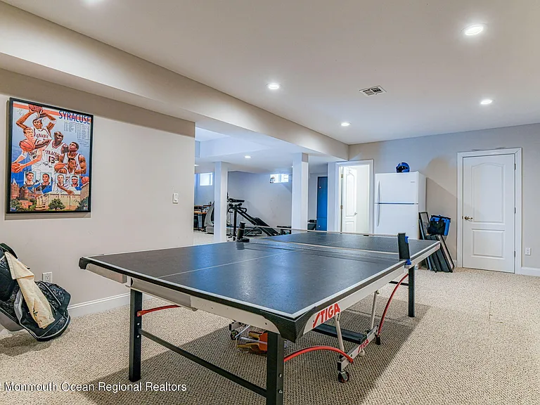346 South Blvd — Photo 43