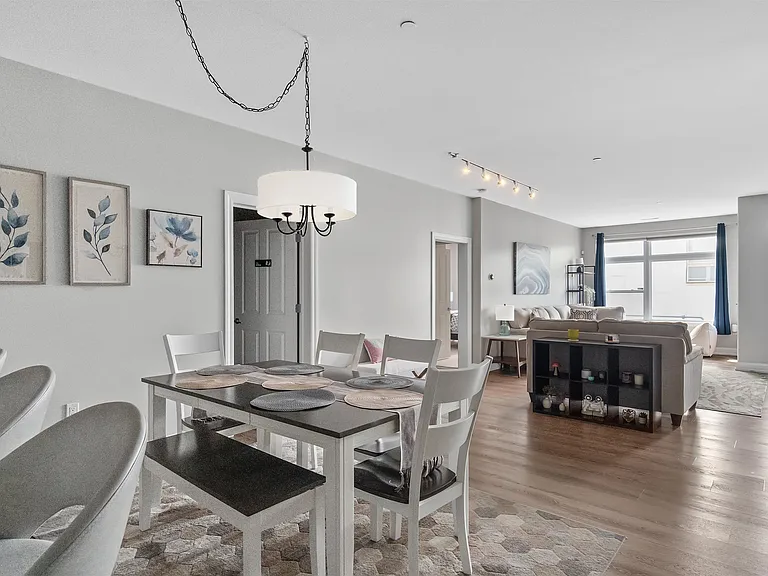 1905 N Water St #102 — Photo 8