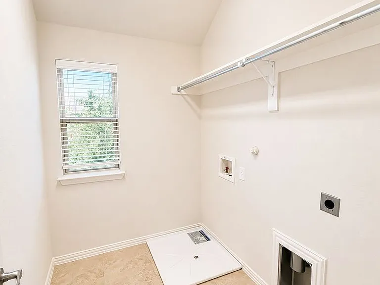 1033 Lone Ivory Trl — Photo 27