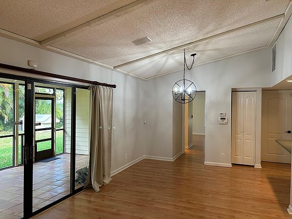 3rd image of 6826 SW Chase Ct