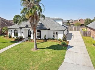 111 Sunflower Rd, Belle Chasse, LA 70037